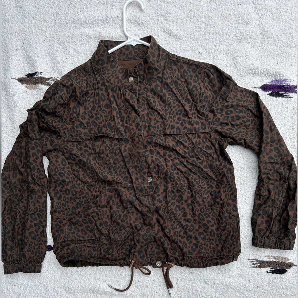 Leopard print bomber